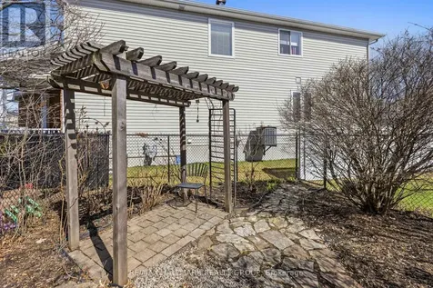 988 Lucille Way Ottawa ON K4A 4J2