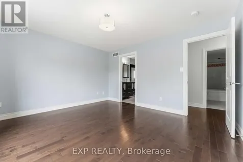 979 Admiral Avenue Ottawa ON K1Z 6L8