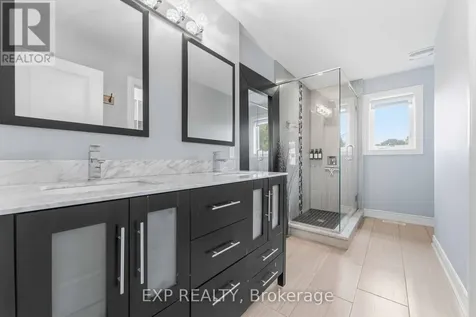 979 Admiral Avenue Ottawa ON K1Z 6L8