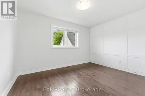 979 Admiral Avenue Ottawa ON K1Z 6L8