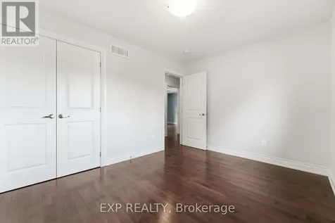 979 Admiral Avenue Ottawa ON K1Z 6L8