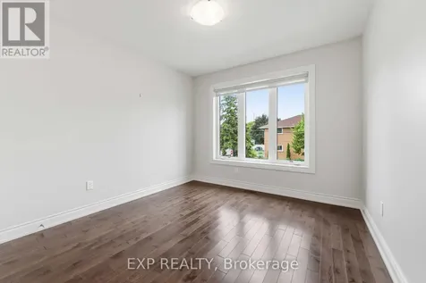 979 Admiral Avenue Ottawa ON K1Z 6L8
