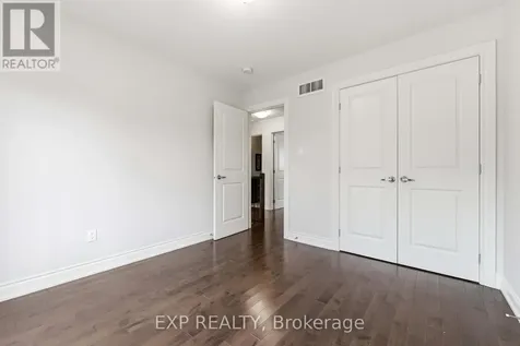 979 Admiral Avenue Ottawa ON K1Z 6L8