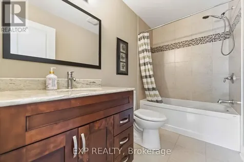 979 Admiral Avenue Ottawa ON K1Z 6L8