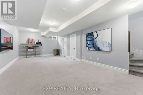 979 Admiral Avenue Ottawa ON K1Z 6L8