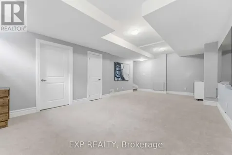 979 Admiral Avenue Ottawa ON K1Z 6L8