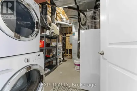979 Admiral Avenue Ottawa ON K1Z 6L8