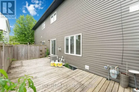 979 Admiral Avenue Ottawa ON K1Z 6L8