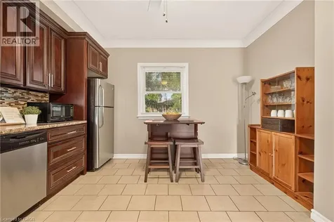 277 Normanhurst Avenue Hamilton ON L8H 5N3