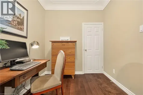 277 Normanhurst Avenue Hamilton ON L8H 5N3