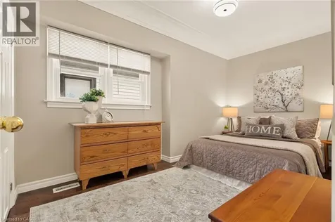277 Normanhurst Avenue Hamilton ON L8H 5N3