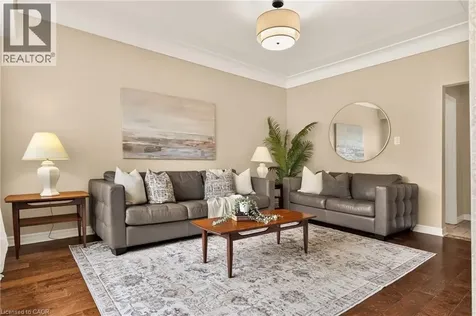 277 Normanhurst Avenue Hamilton ON L8H 5N3