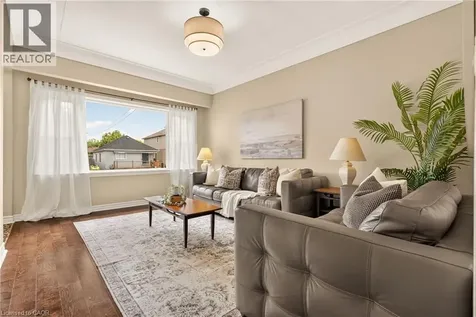277 Normanhurst Avenue Hamilton ON L8H 5N3