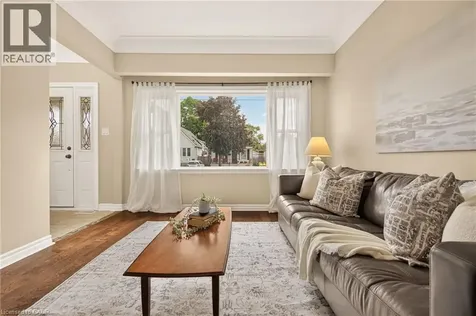 277 Normanhurst Avenue Hamilton ON L8H 5N3
