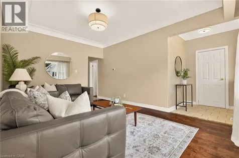277 Normanhurst Avenue Hamilton ON L8H 5N3