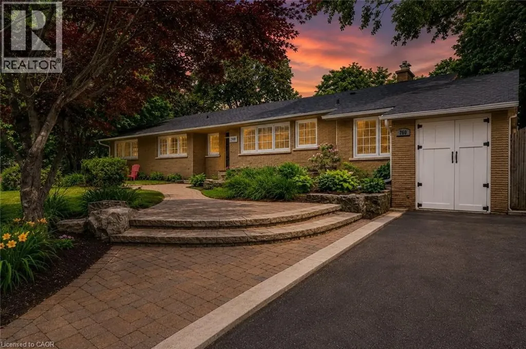 760 Kingsway Drive Burlington ON L7T 3H4