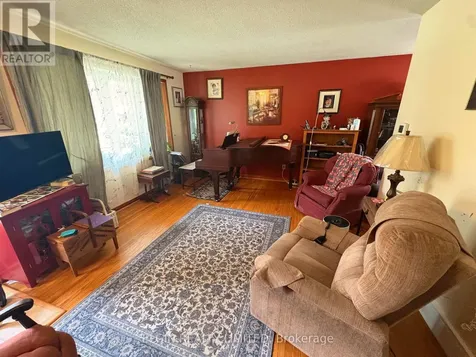 14 Glanworth Avenue St. Thomas ON N5R 1E7