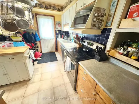 14 Glanworth Avenue St. Thomas ON N5R 1E7