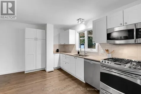 69 Hawk Crescent Ottawa ON K1V 9G8