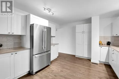 69 Hawk Crescent Ottawa ON K1V 9G8