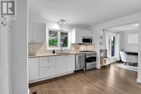 69 Hawk Crescent Ottawa ON K1V 9G8