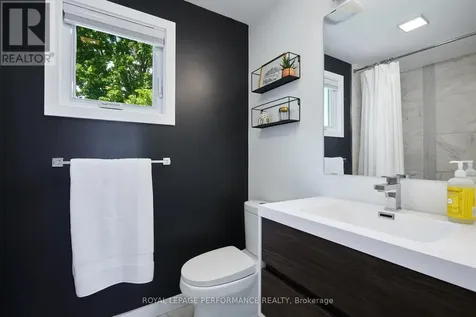 69 Hawk Crescent Ottawa ON K1V 9G8