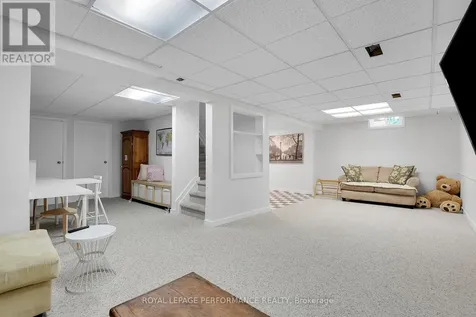 69 Hawk Crescent Ottawa ON K1V 9G8