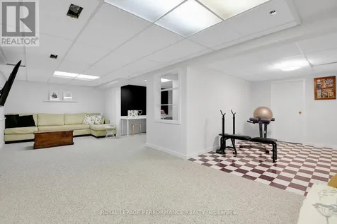 69 Hawk Crescent Ottawa ON K1V 9G8