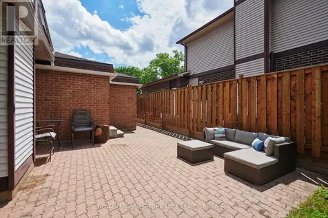 69 Hawk Crescent Ottawa ON K1V 9G8