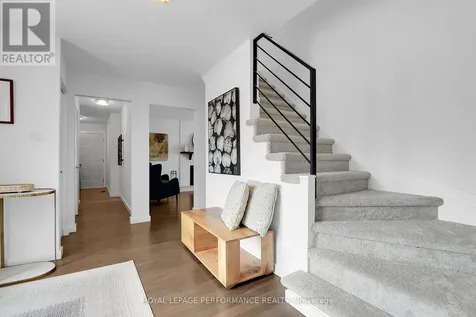 69 Hawk Crescent Ottawa ON K1V 9G8