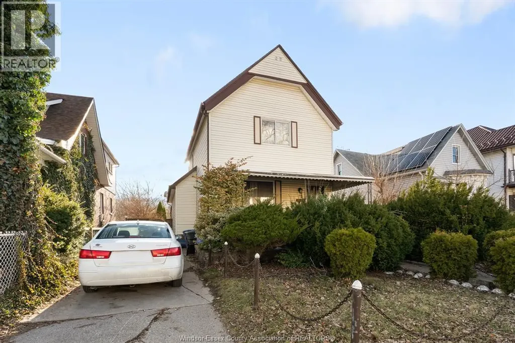 497 Caron Avenue Windsor ON N9A 5B5