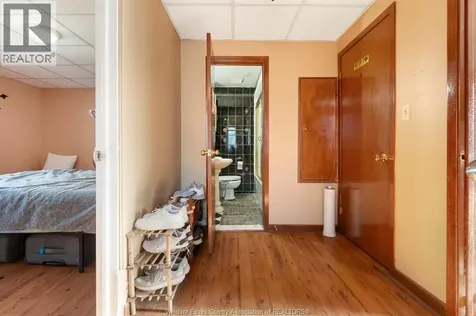 497 Caron Avenue Windsor ON N9A 5B5