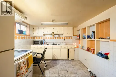 497 Caron Avenue Windsor ON N9A 5B5