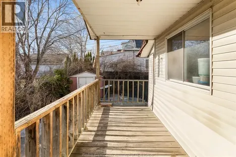 497 Caron Avenue Windsor ON N9A 5B5