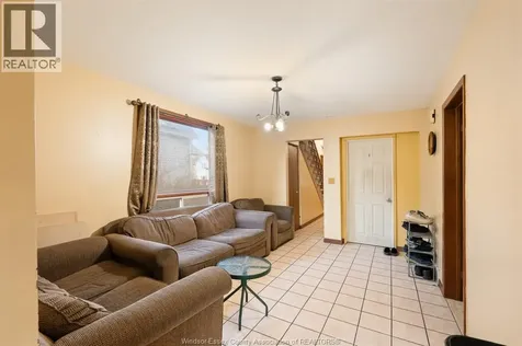 497 Caron Avenue Windsor ON N9A 5B5