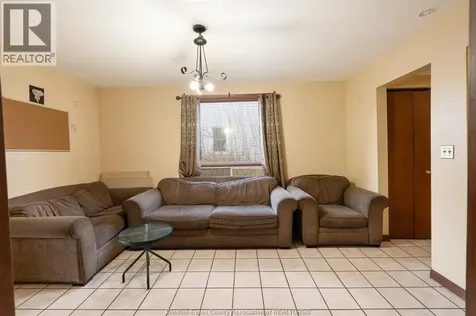 497 Caron Avenue Windsor ON N9A 5B5