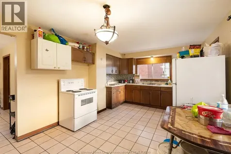 497 Caron Avenue Windsor ON N9A 5B5
