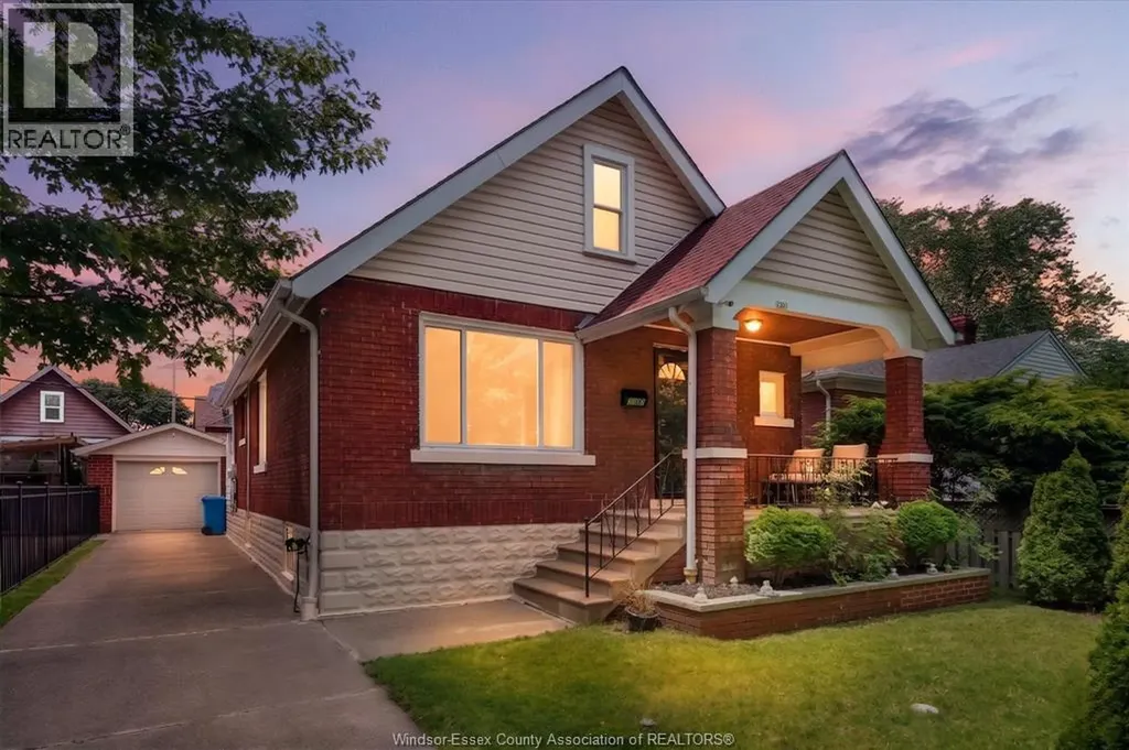 2307 Fraser Avenue Windsor ON N8X 3Z8