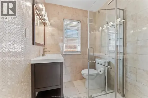 2307 Fraser Avenue Windsor ON N8X 3Z8