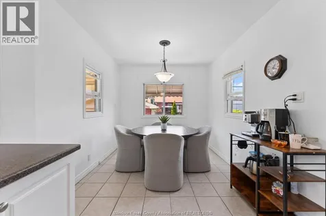 2307 Fraser Avenue Windsor ON N8X 3Z8