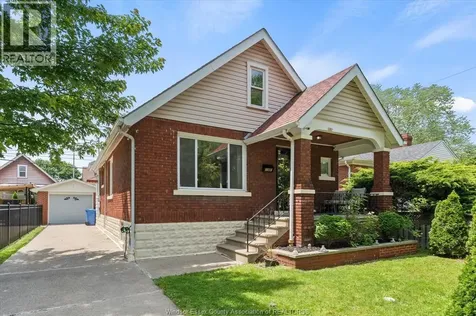 2307 Fraser Avenue Windsor ON N8X 3Z8