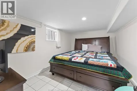 2307 Fraser Avenue Windsor ON N8X 3Z8