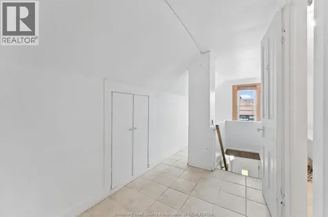 2307 Fraser Avenue Windsor ON N8X 3Z8