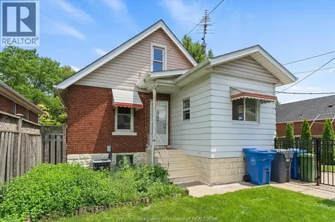 2307 Fraser Avenue Windsor ON N8X 3Z8