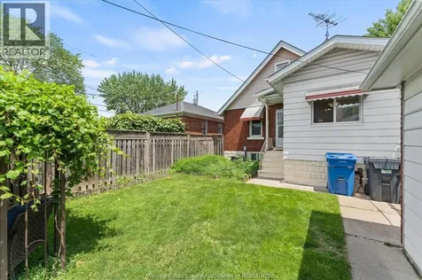 2307 Fraser Avenue Windsor ON N8X 3Z8