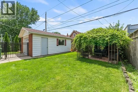 2307 Fraser Avenue Windsor ON N8X 3Z8