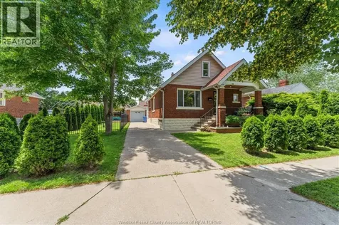2307 Fraser Avenue Windsor ON N8X 3Z8