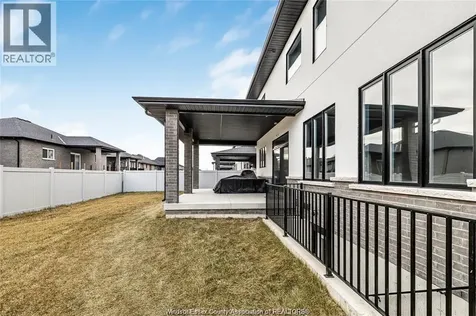 1498 Clearwater Avenue Windsor ON N8P 0E9
