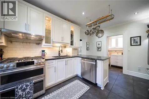 11 Chestnut Avenue Brantford ON N3T 4B9