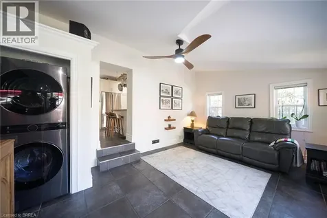 11 Chestnut Avenue Brantford ON N3T 4B9